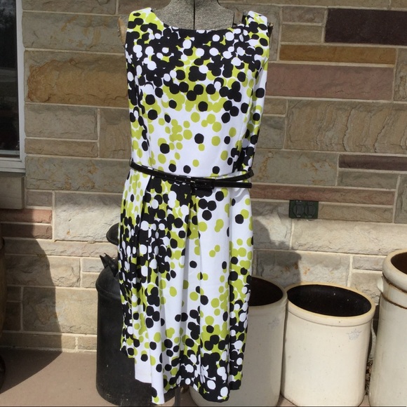 Ronni Nicole Dresses & Skirts - Ronni Nicole Polka Dot Dress